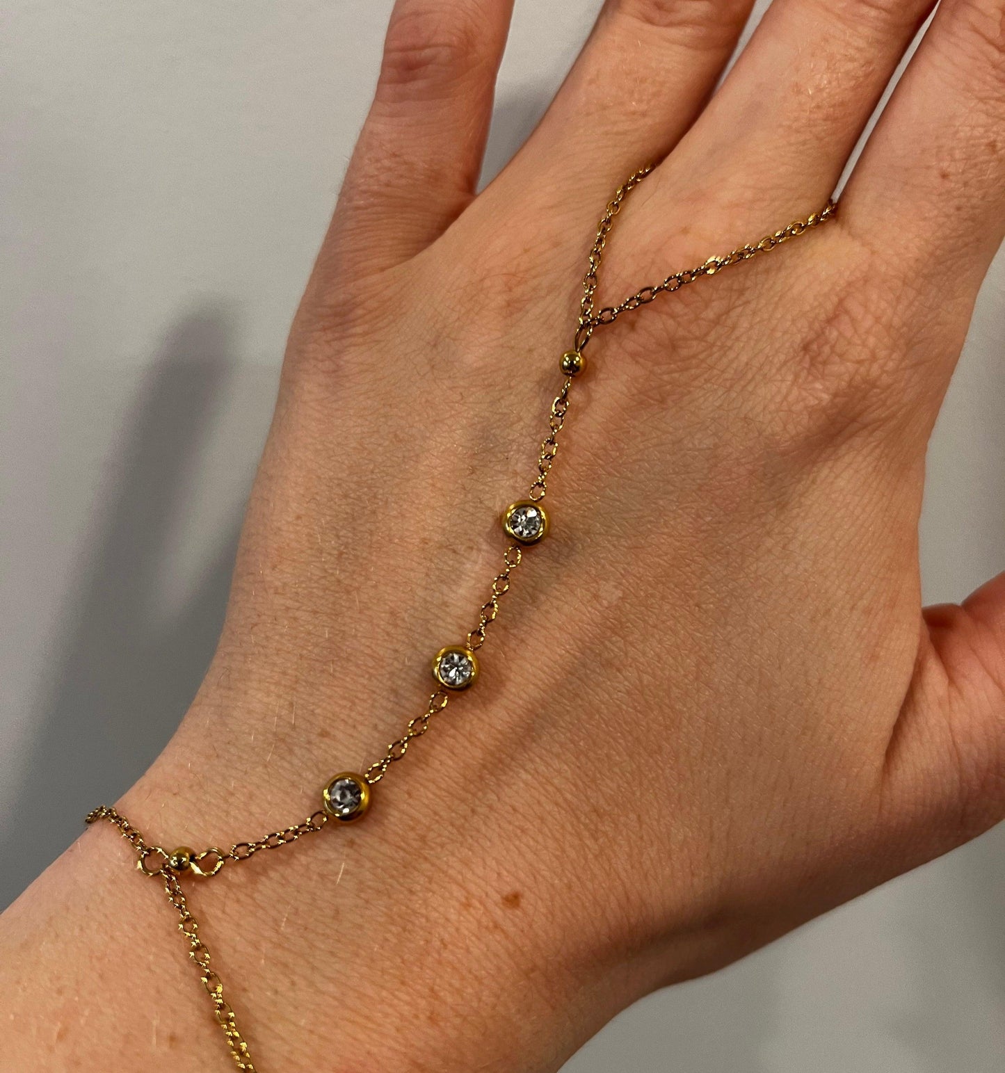 BEZEL HAND CHAIN - Aurelia