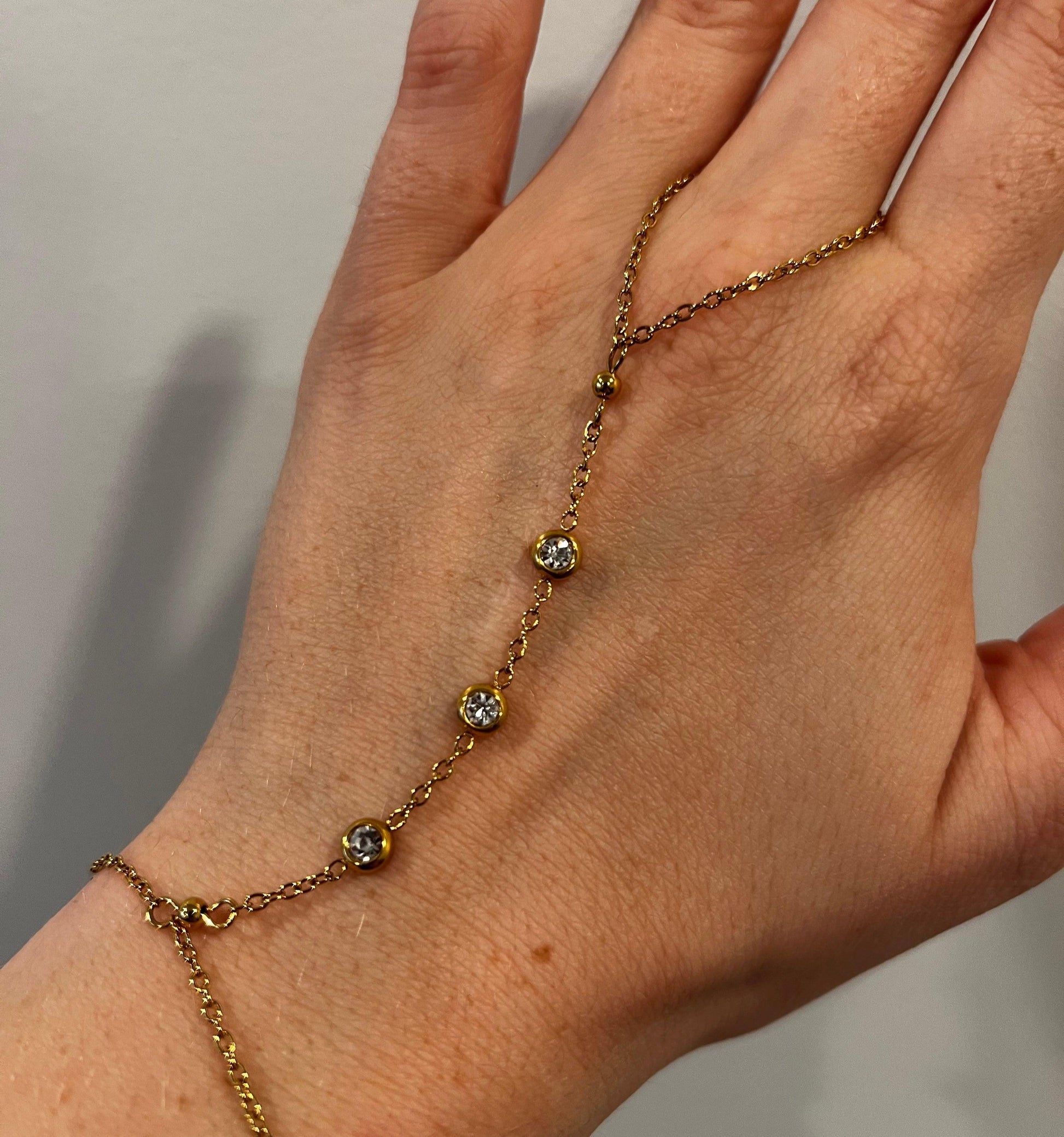 BEZEL HAND CHAIN - Aurelia
