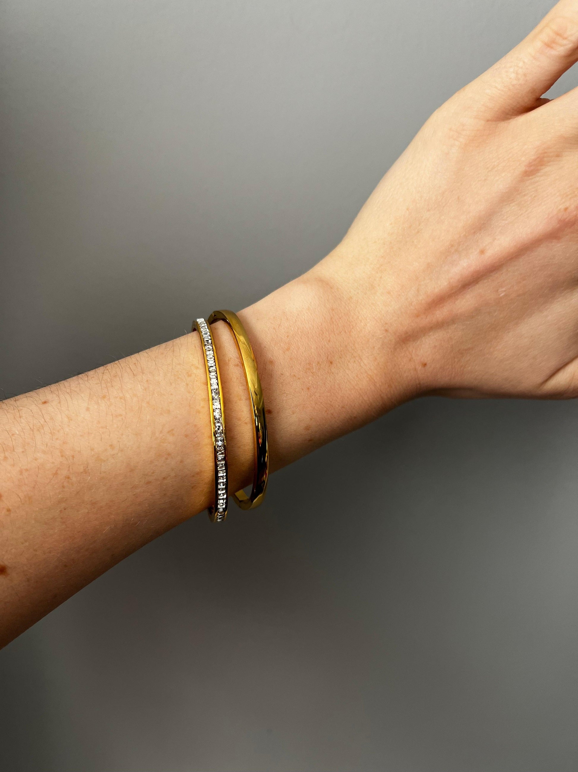 SOLID BANGLE GOLD - Aurelia
