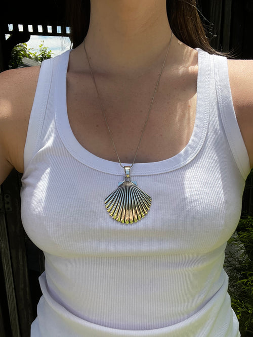 ANTIQUE SILVER SHELL NECKLACE