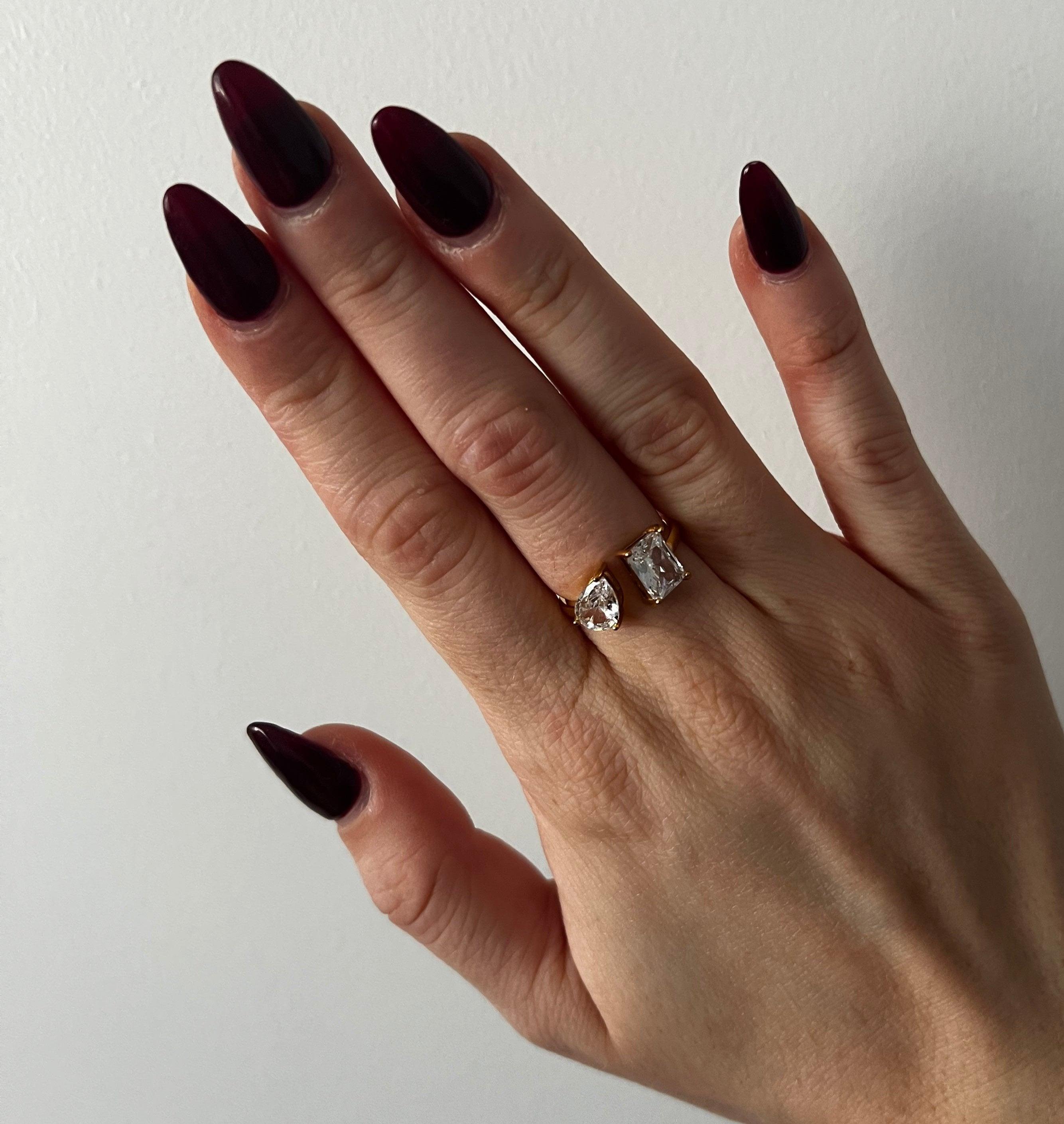 PEAR X EMERALD RING - Aurelia