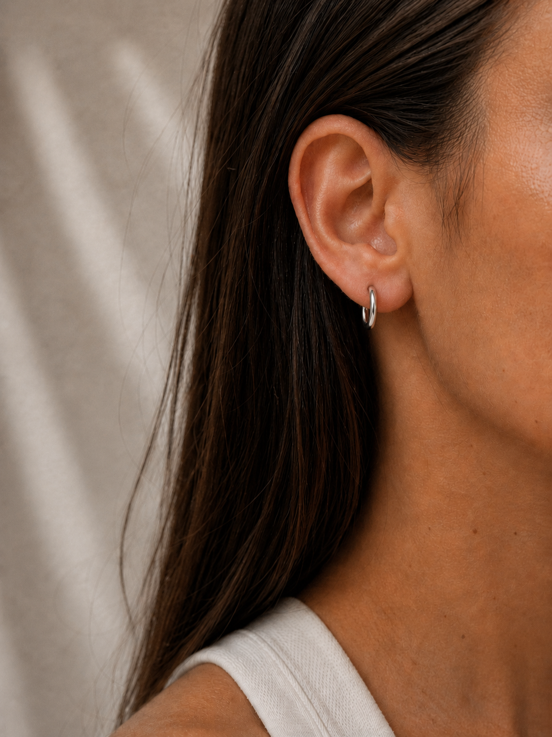 silver everyday small huggie earring 